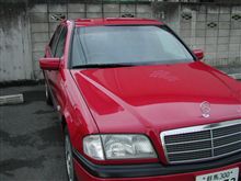 代車は ちょっぴりハゲの 真紅のW202 C200!!!!。 代車は ちょっぴりハゲの 真紅のW202 C200!!!!。