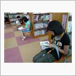 家族で近所の図書館に行ってき ...