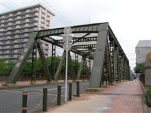 汽車製造の鉄橋
