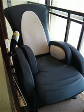 腰を掴んでグイグイと････