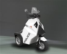 次世代白バイは「ロボコップ的電動トライク」