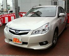 新型レガシィ　B4　２．５i