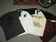 今うわさの？ガンダムTシャツ