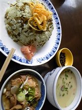 お昼ご飯は…