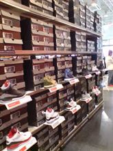久々のNIKE SHOPですが…