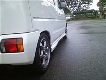 タイヤ・ホイールセットを装着した。