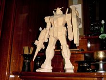 ガンダム仏壇に立つ！！