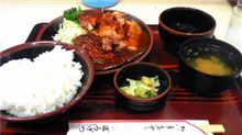 今日のお昼はがっつりと　（＾ｕ＾）ｖ