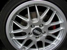 フロントブレーキローター交換　126.935（84.830）km。
