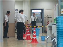 大雨。
