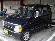 ワゴンＲ、赤でワンポイント、