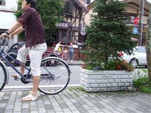 車を止めて、記念写真ポイントを提供？
