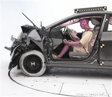 ぺちゃパイならぬ、ぺちゃ車～！！