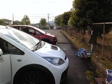 朝から夕方までクルマに釘付け♪