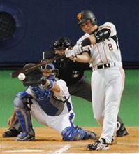 中２―４巨（２５日）　巨人が延長戦制す