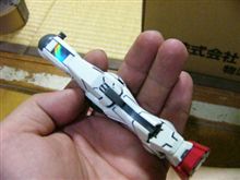 エクシア、右足を駆逐する
