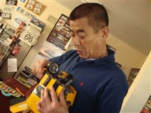 どれどれ・・・　ポルシェのお客様がまずトライ！！
