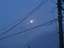 月あかりの中出発します。