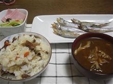 今日はタコ飯とししゃも♪