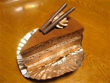 さてさて夜食はCake