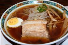 ラーメン食べ歩き第５２弾　( ^^) _U~~　笠岡鶏らーめんぼっけえ道場のとろ肉醤油ラーメン！！