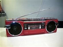 ラジカセ　◎□◎》♪♪