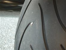 刺さってました・・・。