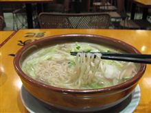 今日のディナーは、サティー東武練馬店「万豚記」野菜たっぷりタンメン 880円