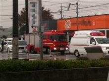 雨の降る日はお気をつけ下さい(寒い!)