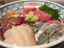 今日のディナーは、スマ僧特製「海鮮丼」