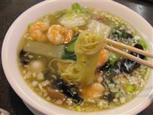 今日のディナーは、「剣閣」小えび入り汁そば　930円