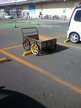 駐車場にて・・・。 駐車場にて・・・。