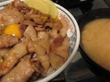 今日のディナーは、スマ僧特製「すた丼」シーズン４