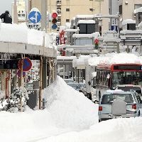 新潟市で積雪８１センチ、２６年ぶりの大雪 