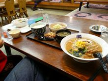 【らーめん　ともや】に・・・。