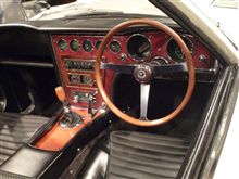 ボンド・カー/疾走する日本車