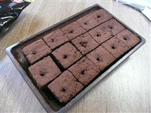 【チョコレートケーキ】・・・。