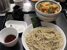 今日のランチは、「山猫亭」Ａランチ　かきあげ丼とそばセット　５００円！