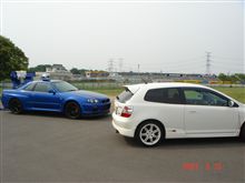 EP３タイプR と R34GT-R