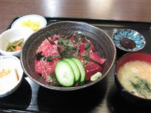 今日のランチは、「山長」マグロづけ丼定食　780円