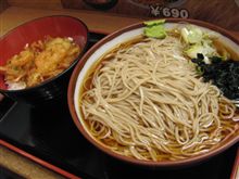 今日のディナーは、「本陣」かき揚げ丼セット620円＋特盛り200円