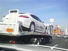 パナメーラ運搬中