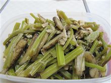 葉ごぼうと油揚げの煮物