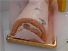 桜のロールケーキ