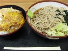 今日のランチは、鴬谷「本陣」カツ丼セット690円＋麺特盛り200円