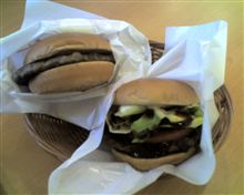 年度末にコレ食べて、コレ買って、コレ借りました!!(^_-)-☆