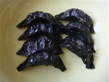 ロックな黒餃子！
