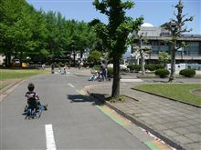 【児童文化センター】に・・・。