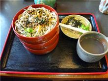 出雲そば　（￣ー￣＋きらっ　神代そばの割子そば！！