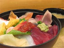 今日のランチは、「築地日本海」海鮮ちらし　1,000円